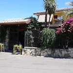 Oasi Del 住宿加早餐酒店 Regalbuto